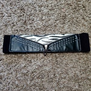 Zebra stretch belt